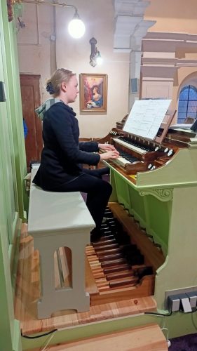 15