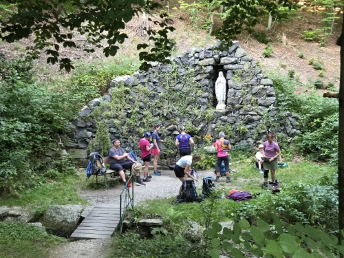 2-den-La-Salette-Travna